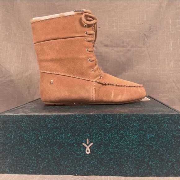 EMU Australia Brooklyn 6 & 7 Moccasins New - Picture 1 of 5
